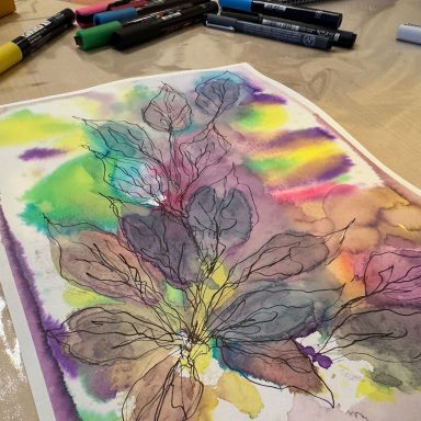 Bild mit Aquarellfarben und Flitzstiften gemalt