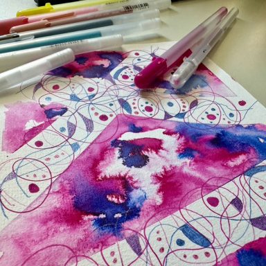 Aquarellpapier und Filzstifte