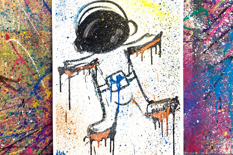 Bemaltes Papier mit blauer und roter Farbe